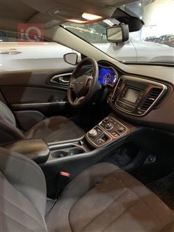 Chrysler 200